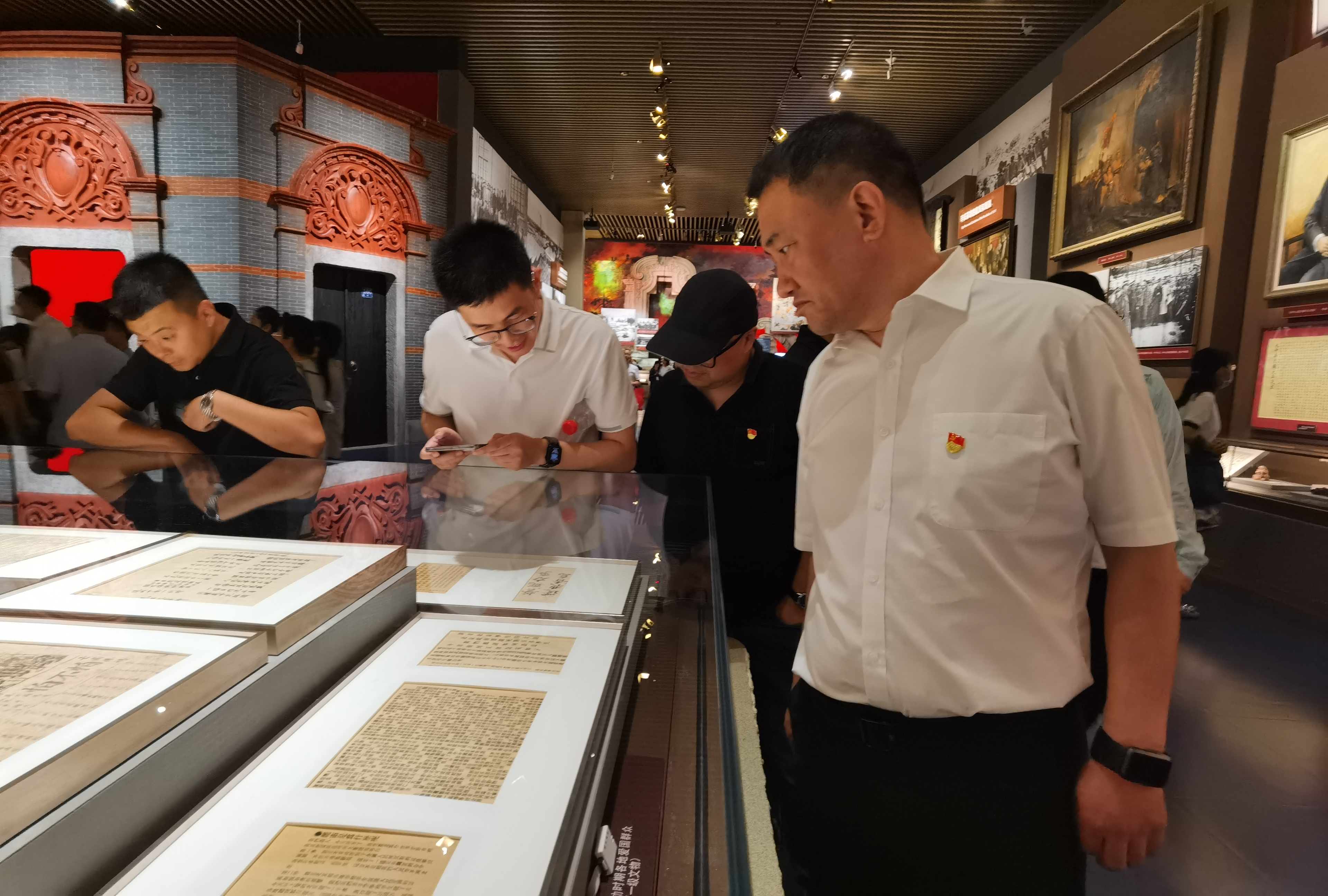大(dà)衆在(zài)線黨支部開展“追尋紅色初心，強化使命擔當”主題黨日活動